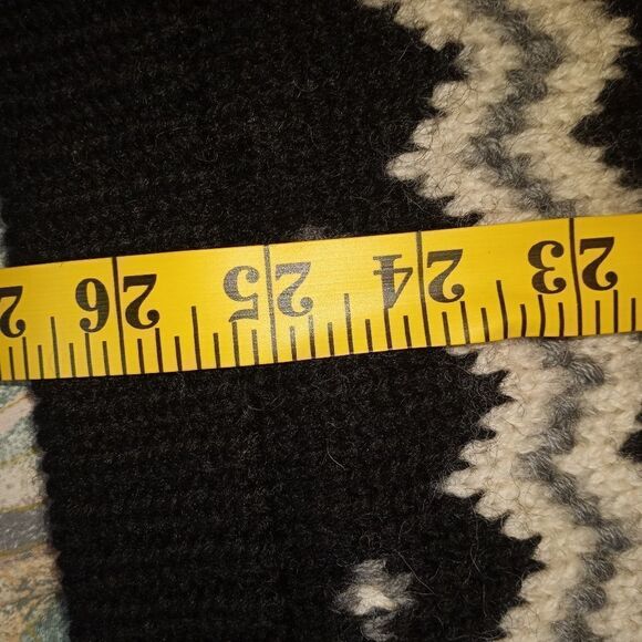 Vintage Fair Isle black & white knit 100% wool sweater - Picture 7 of 8